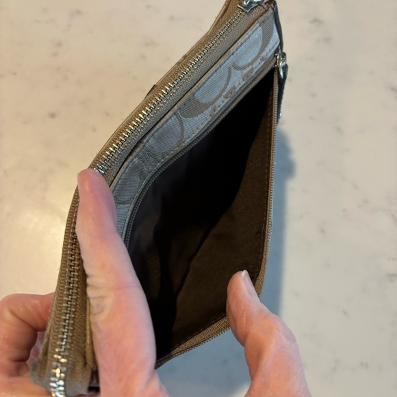 Coach Wristlet - Picture 4 of 10